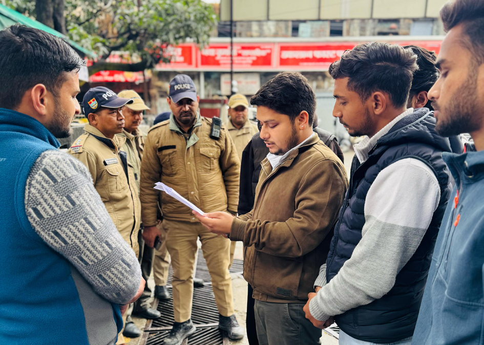 वीर माधो सिंह भंडारी उत्तराखंड तकनीकी विश्वविद्यालय में चल रही अनिमितताओं के ख़िलाफ़ डी.एम को दिया ज्ञापन