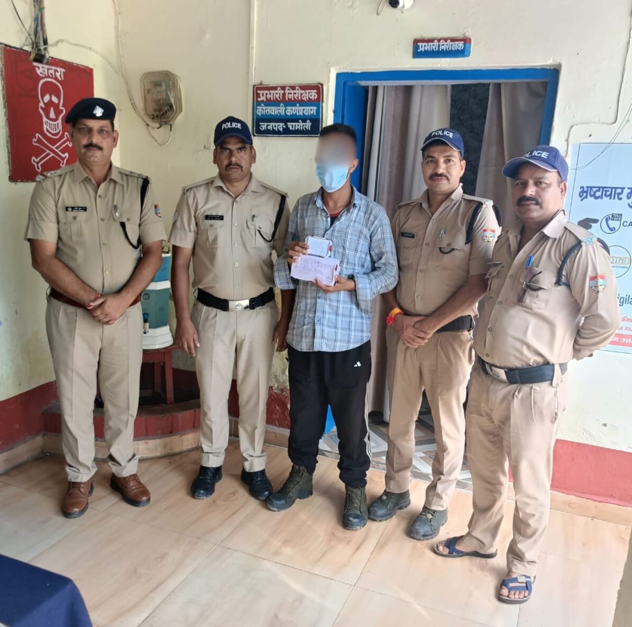 “फौजी” बनकर ठगा युवक, लेकिन कर्णप्रयाग पुलिस की फुर्ती से चढ़ा सलाखों के पीछे