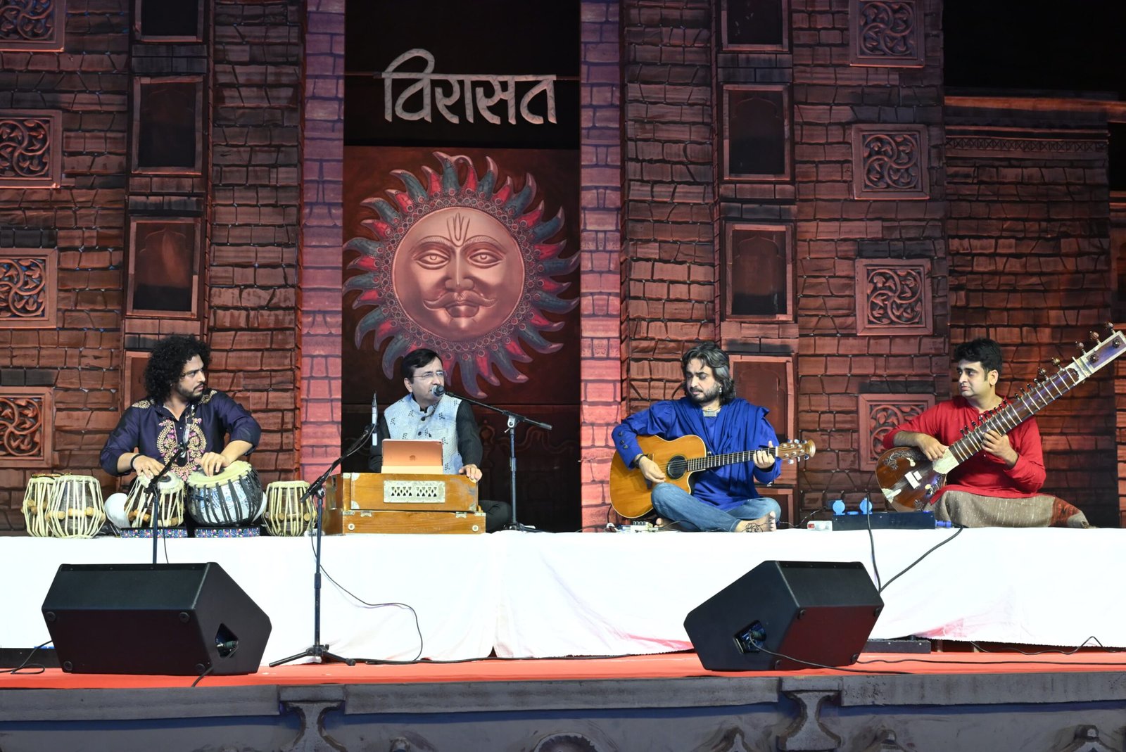 विरासत में विख्यात सितार वादक सौमित्र ठाकुर ने अपने अद्भुत एवं आकर्षित वादन से किया सभी को ओत प्रोत