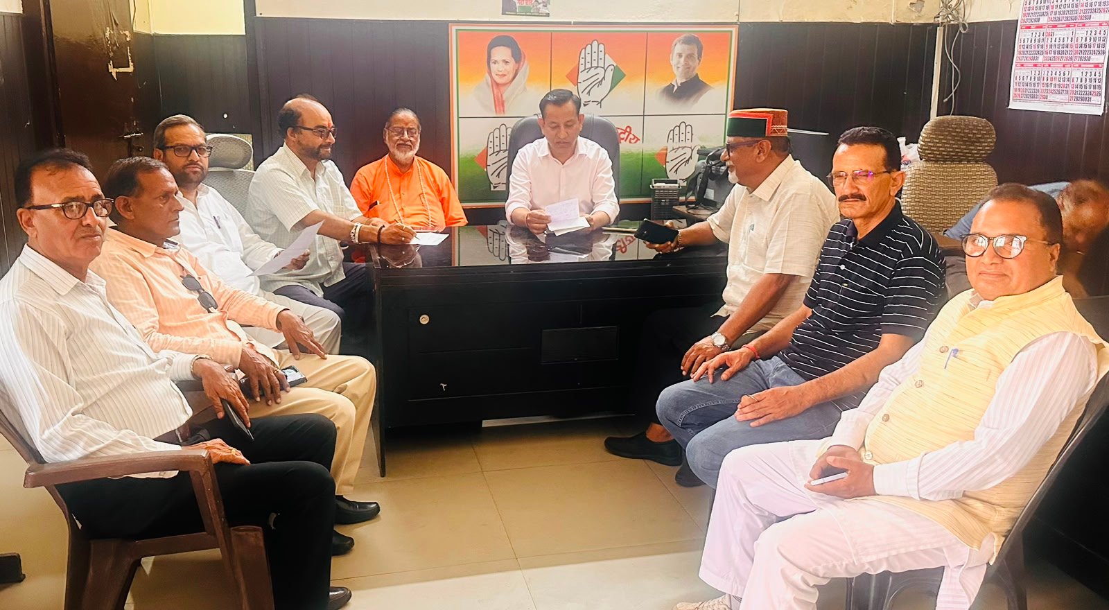 राहुल गांधी के उत्तराखंड दौरे को ऐतिहासिक बनाने के लिए कंट्रोल रूम में वरिष्ठ नेताओं की महत्वपूर्ण बैठक