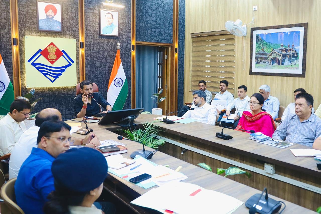 36 दिनों से अधिक लंबित शिकायतों पर पर डीएम ने विभागों को थमाया वार्निंग लेटर, जवाबदेही तय