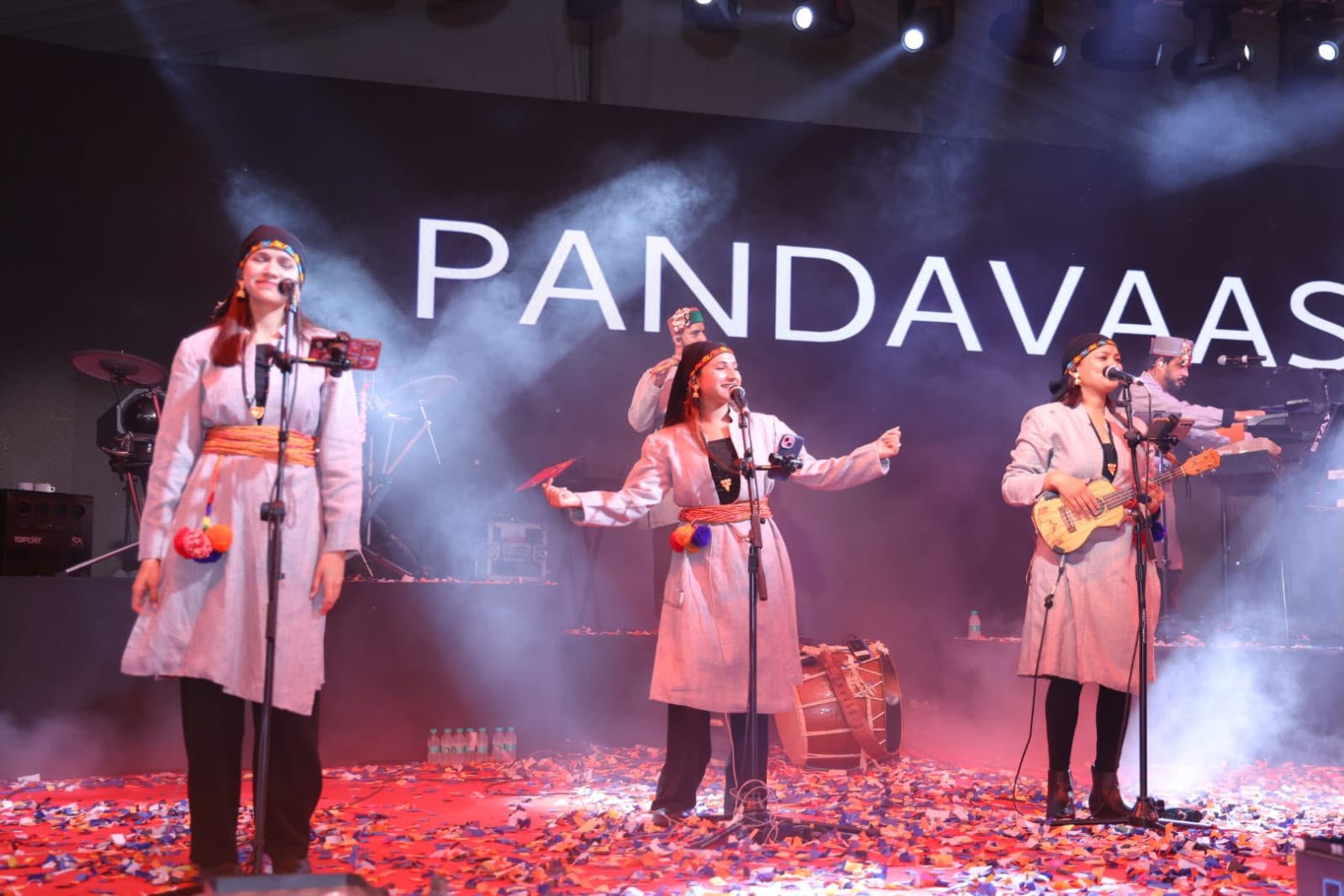 लोक संवर्धन पर्व के चौथे दिन पांडवास बैंड की मनमोहक लोक-फ्यूजन प्रस्तुति ने दर्शकों को किया मंत्रमुग्ध