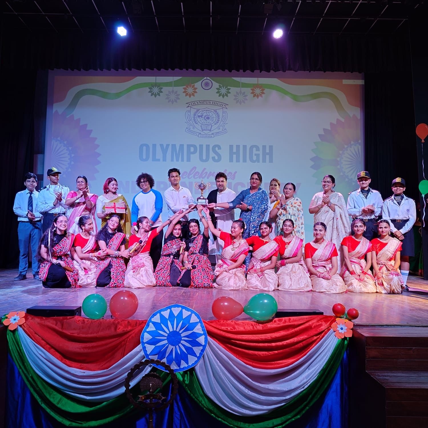 ओलंपस हाई ने देशभक्ति के उत्साह और सांस्कृतिक वैभव के साथ मनाया 80वां स्वतंत्रता दिवस