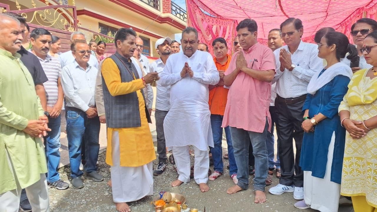 पिताम्बरपुर में रु. 59.41 लाख के सड़क निर्माण कार्यों का विधायक सहदेव सिंह पुण्डीर ने किया शुभारंभ