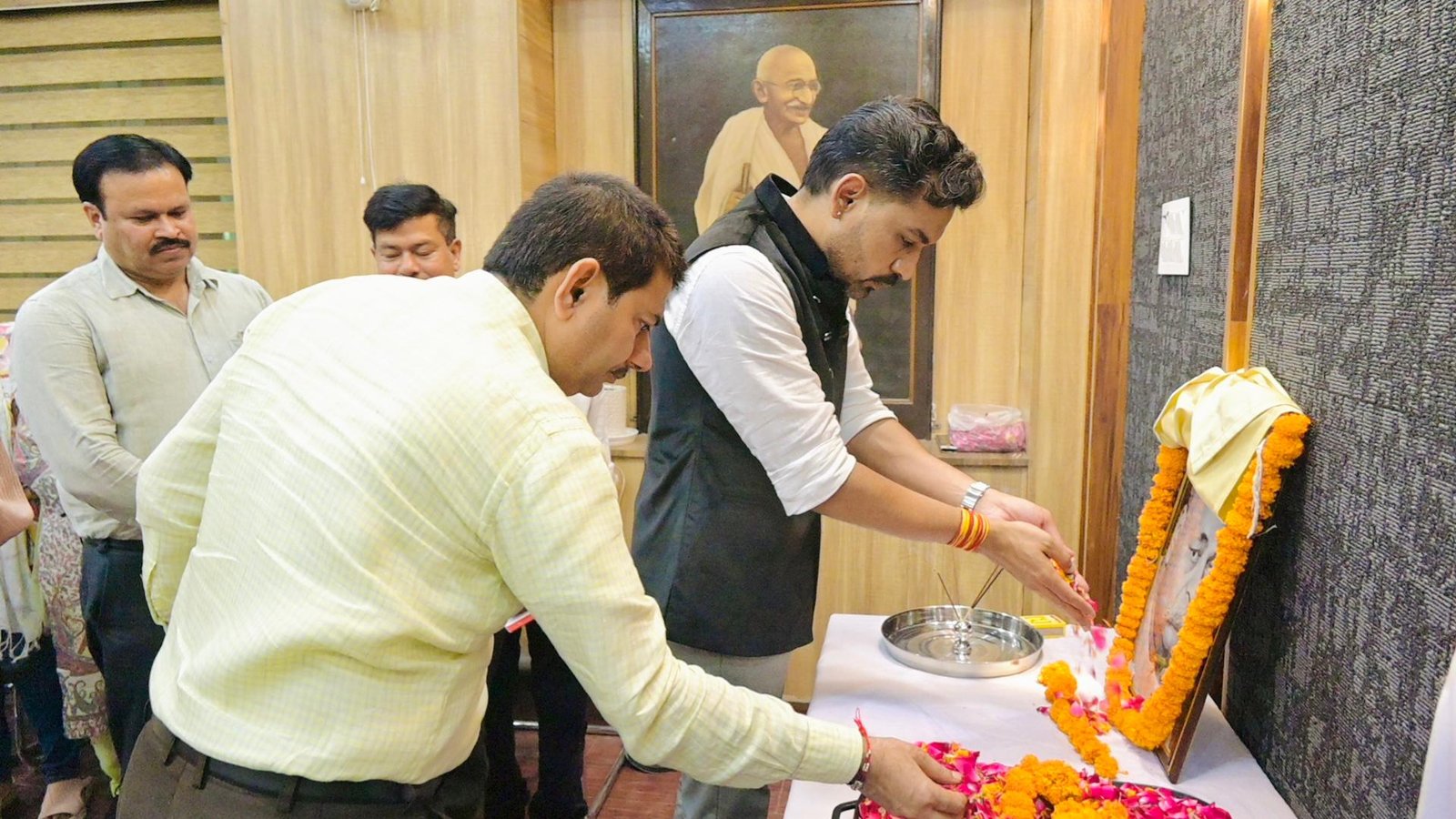 पं. गोविंद बल्लभ पंत के आदर्शों को आत्मसात कर जनसेवा के दायित्वों का ईमानदारी से निर्वहन करें: डीएम