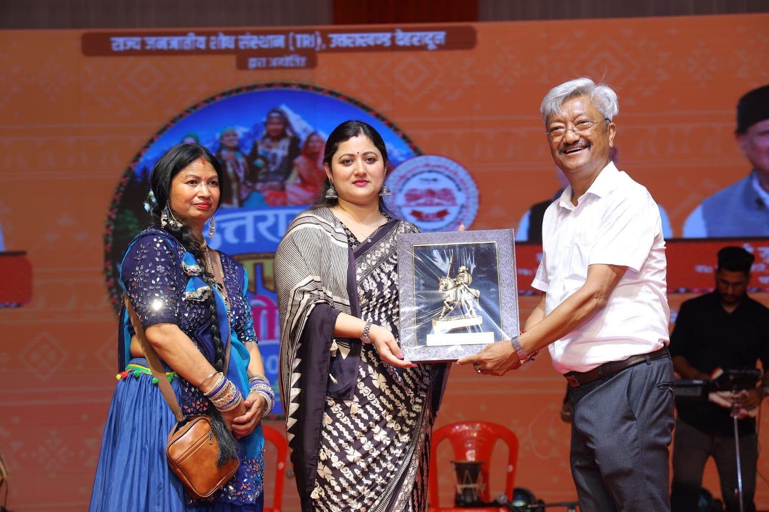 12 राज्यों के जनजातीय कलाकारों के साथ उत्तराखण्ड की पांच जनजातियों ने दी प्रस्तुतियां, हजारों लोगों ने लिया सांस्कृतिक महोत्सव का आनंद