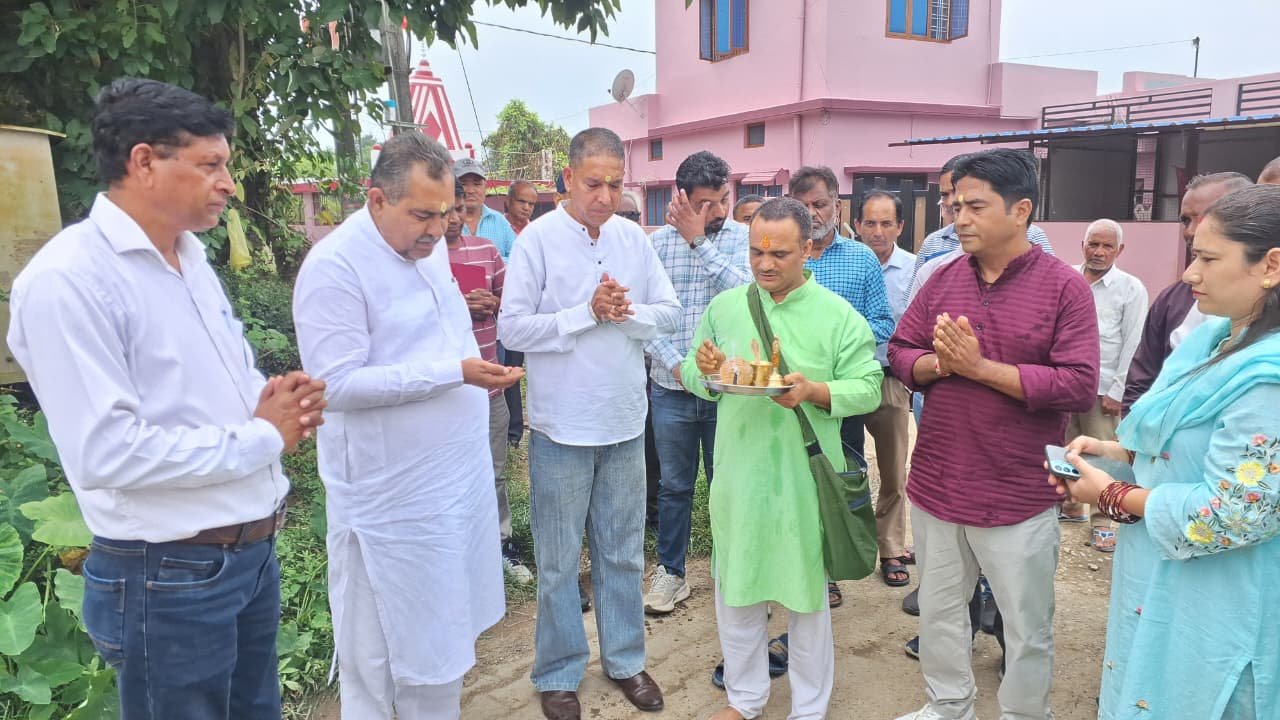 अंबीवाला एवं उम्मेदपुर में सड़क निर्माण कार्यों का शिलान्यास, क्षेत्रवासियों को मिलेगी बेहतर आवागमन सुविधा